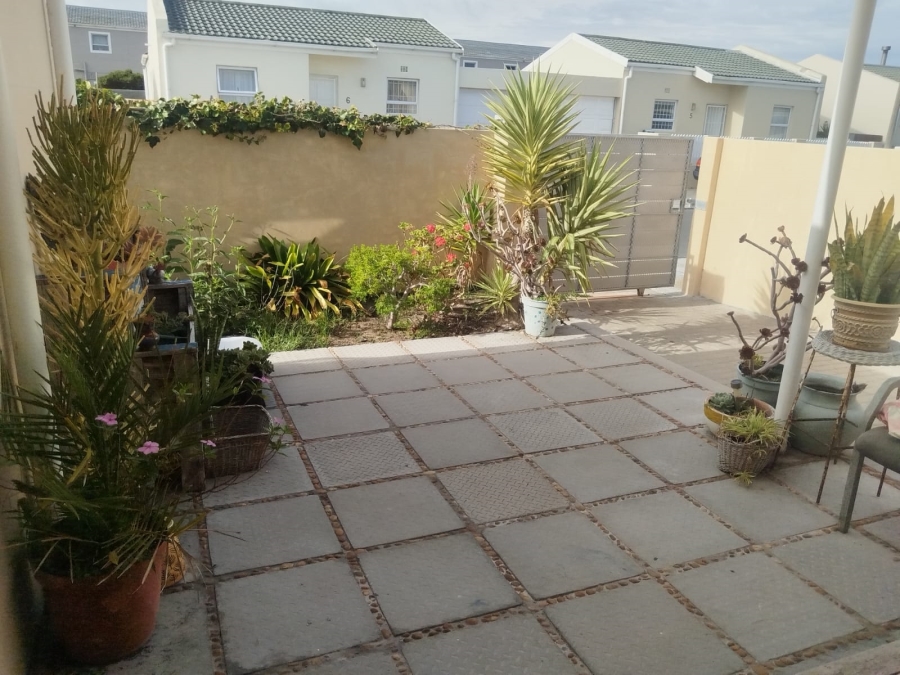 To Let 2 Bedroom Property for Rent in Muizenberg Western Cape